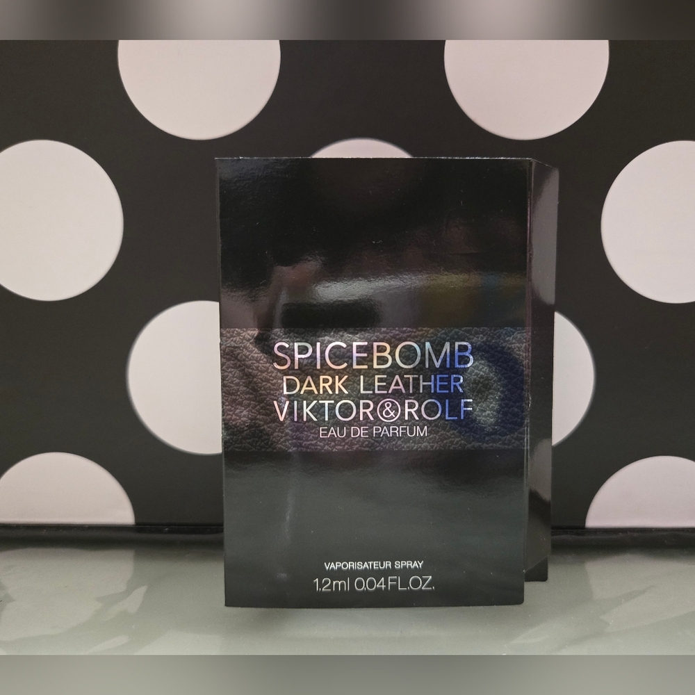 5/$25✨️V&R Spicebomb Dark Leather EDP SAMPLE✨️
